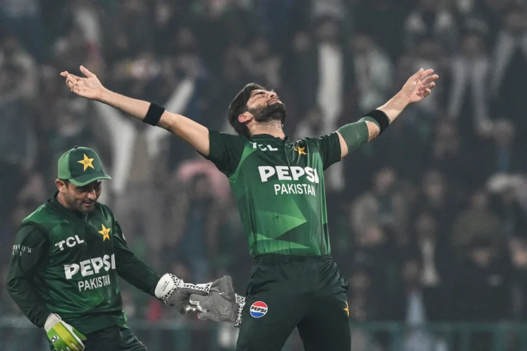 Best Strike Rates for Pakistan Bowlers in ODI Cricket